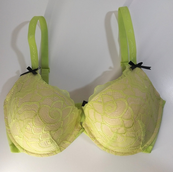Betsey Johnson Other - Betsy Johnson Push Up Bra 34DD
